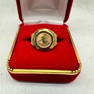 14k gold Capricorn zodiac ring size 7.5